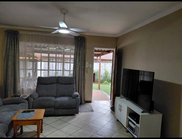 2 BEDROOM TOWNHOUSE FOR SALE IN ANNLIN